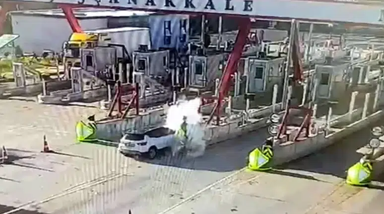 Otoyol gişelerinde feci kaza!