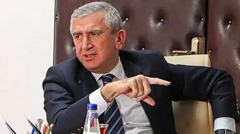 İçişleri Bakanlığı duyurdu : Akçakoca Belediye Başkanı Fikret Albayrak görevden uzaklaştırıldı