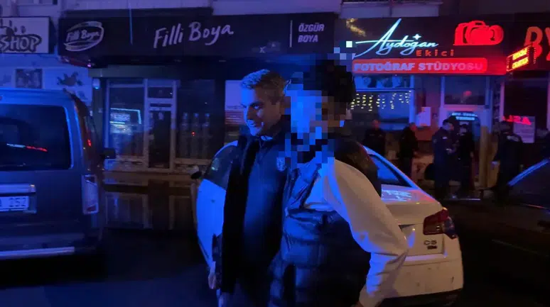 Kayseri'de sokakta tüfekle dolaşan çocuk yakalandı