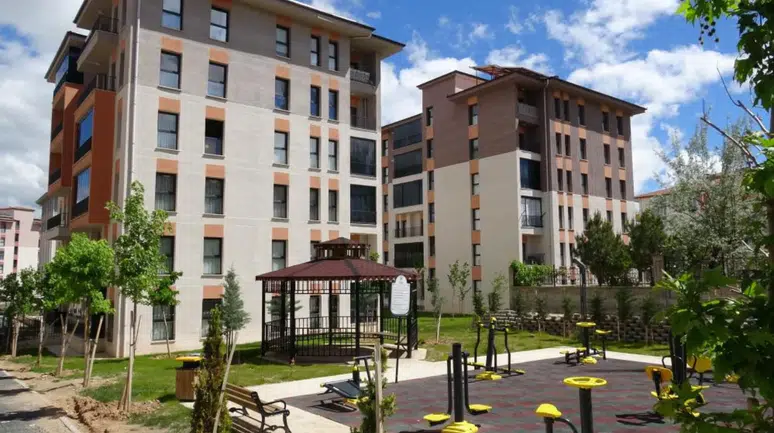 Malatya'da 18 yaşındaki kız, parkta asılı halde ölü bulundu