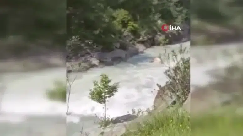 Adana'da Eğlence Çayı'na giren gencin cansız bedeni bulundu