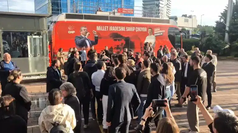CHP Genel Merkezi önünde basın mensuplarına saldırı girişimi