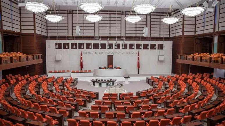 Özgür Özel ve Keskin Bayındır hakkında dokunulmazlık dosyası TBMM’ye sevk edildi