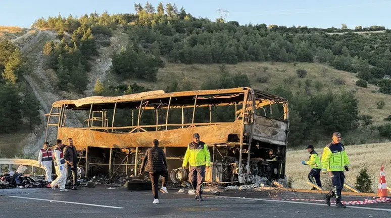 Denizli Sarayköy'de yolcu otobüsünde kaza : Çok sayıda ölü ve yaralı var