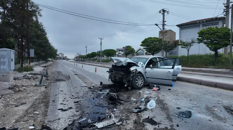 Niğde'de iki otomobil çarpıştı: 2 ölü