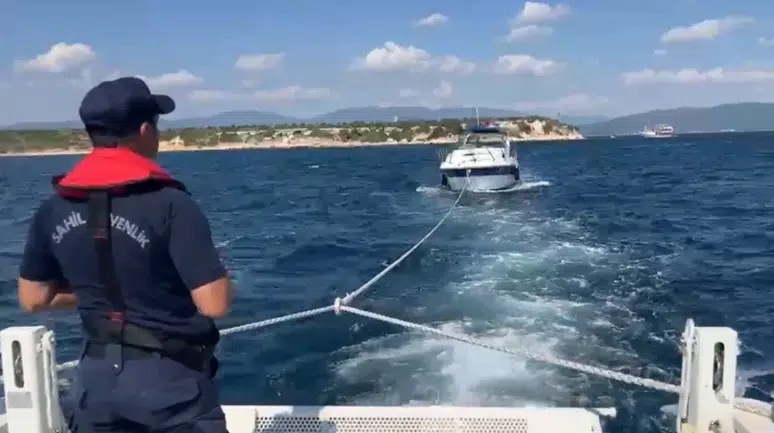 Aydın Didim'de tekne sürüklendi : 4 kişi kurtarıldı
