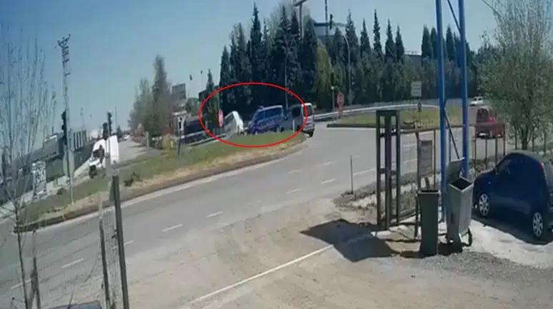 Lüleburgaz'da feci kaza : Jandarma ile panelvan çarpıştı