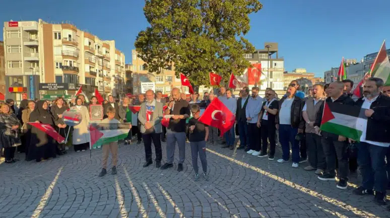 Çanakkale'de Küresel Sumud Filosu'na yönelik destek gösterisi düzenlendi