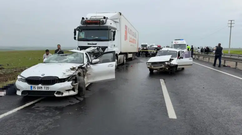 Şanlıurfa'da zincirleme trafik kazası : 2 ölü, 2 yaralı