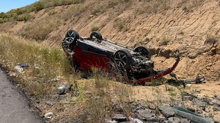 Yozgat'ta otomobil takla attı : Sürücü ve yolcu yaralandı