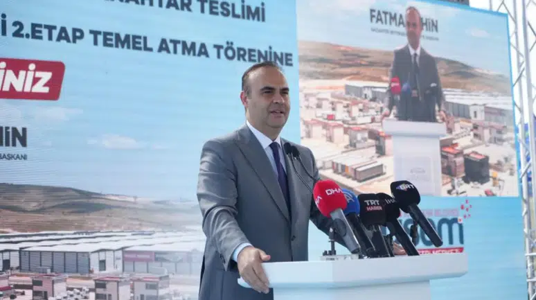Bakan Kacır : Şimdi tarih sahnesine yeniden çıkıyoruz