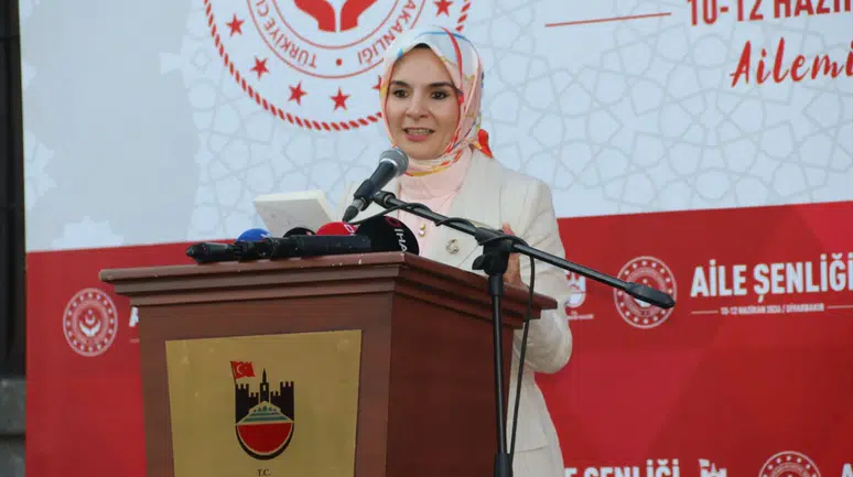Bakan Göktaş : Yuva kurmak isteyen gençlerimizin yanında olduk