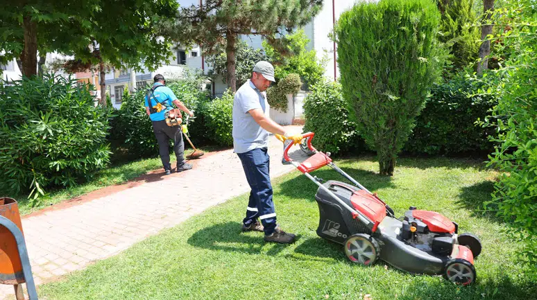 Kocaeli Darıca'da yaz temizlik çalışmaları yürütülüyor