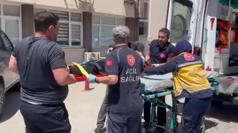 Sinop'ta otomobil kapısına çarpan motosiklet sürücüsü yaralandı