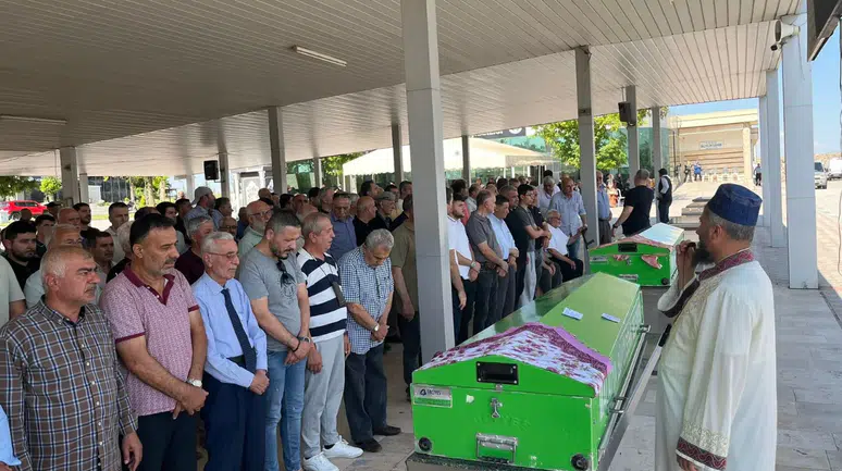 Malatya'da öldürülen anne ve kızı son yolculuğuna uğurlandı