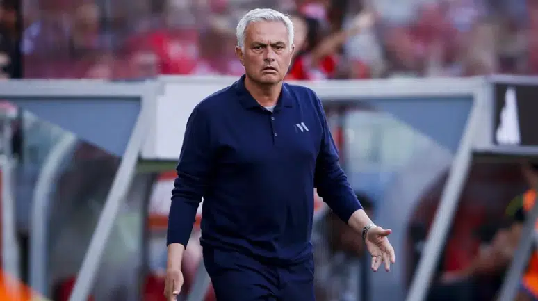 Real Madrid, Jose Mourinho ile 3 yıllık sözleşme imzaladı