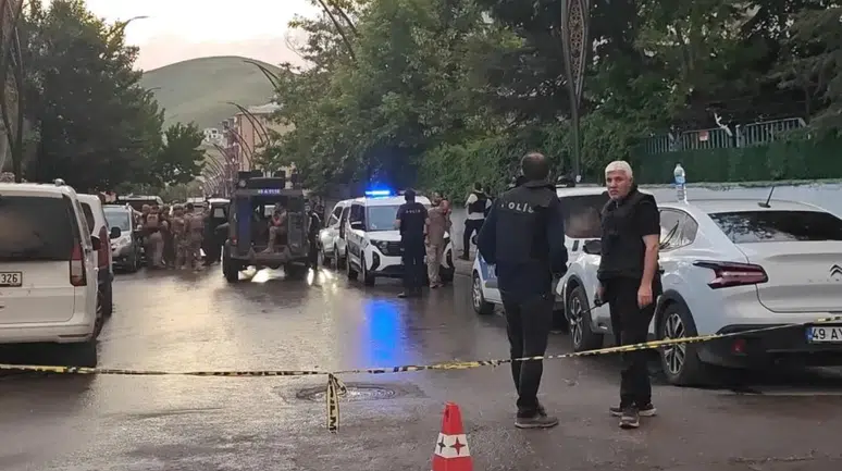 Muş'ta kardeşini ve bir polisi yaralayan şüpheli etkisiz hale getirildi