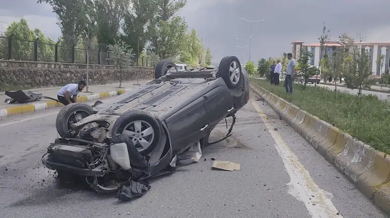 Patnos'ta kontrolden çıkan otomobil takla attı : 1 yaralı