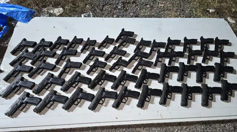 İstanbul'da kaçakçılık operasyonu : 20 silah ele geçirildi