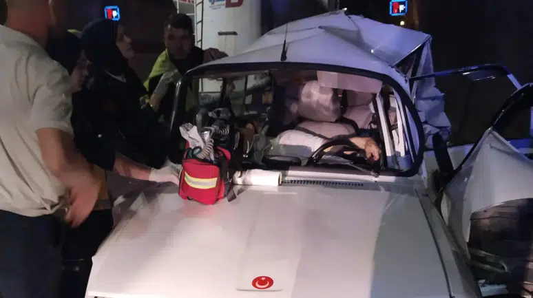 Zigana Tüneli'nde arızalanan otomobile tır çarptı : 1 ölü, 2 yaralı