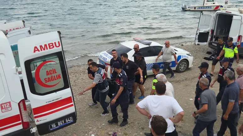 İznik Gölü'nde kaybolan 2 gencin cansız bedenine ulaşıldı