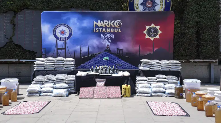 İstanbul merkezli dev operasyon : 1 ton uyuşturucu ele geçirildi