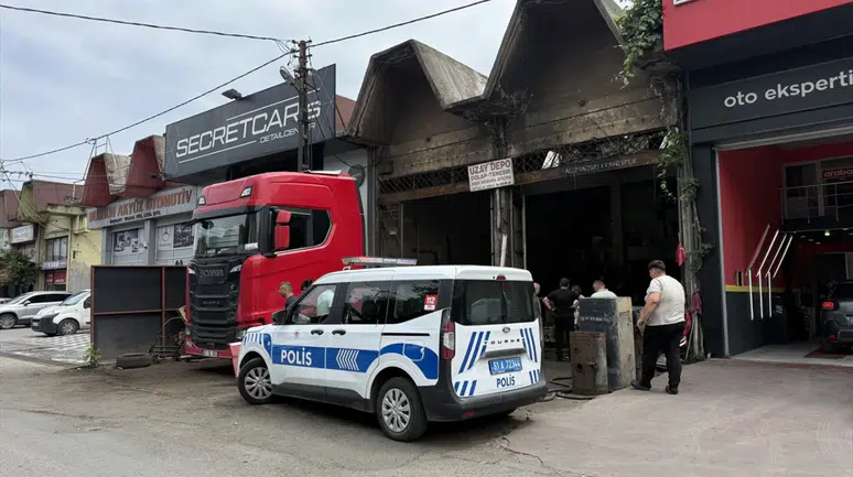 Trabzon'da sanayide tırın yakıt deposu patladı : 1 işçi yaralandı