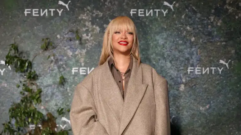 Rihanna'dan şok hamle : Ankara Havalimanı'nı takip etti
