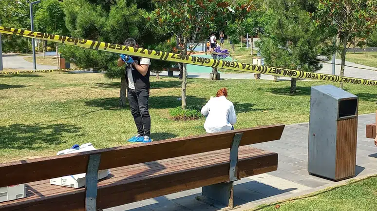 Çatalca'da bir kişi, parkta eşini boğazından bıçakladı