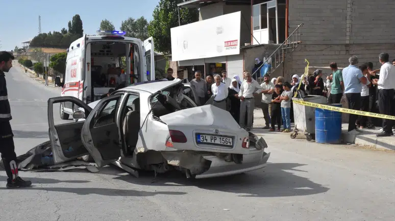 Van'da korkunç kaza : 1 ölü, 4 yaralı