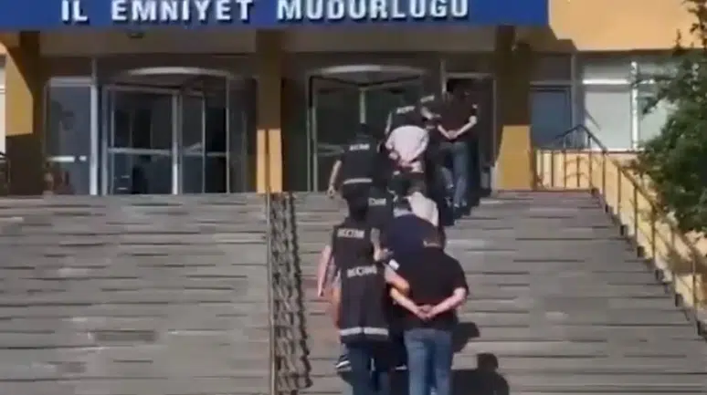 Kayseri'de sigara kaçakçılarına yönelik operasyonda 2 şüpheli tutuklandı