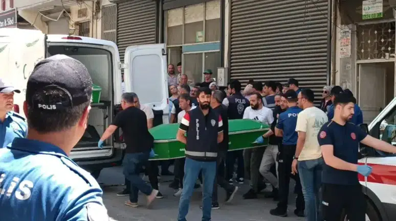 Cezaevinden izinli çıktı, eski eşini katledip canına kıydı