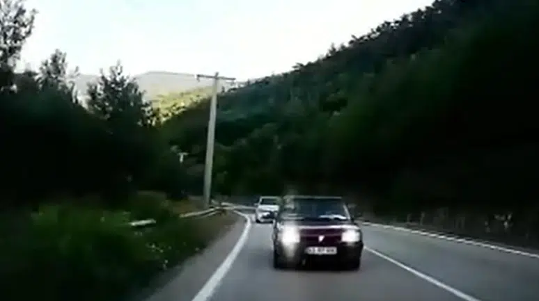Karabük'te trafik magandası kamerada : Kuralları hiçe sayıp sürücüleri taciz etti