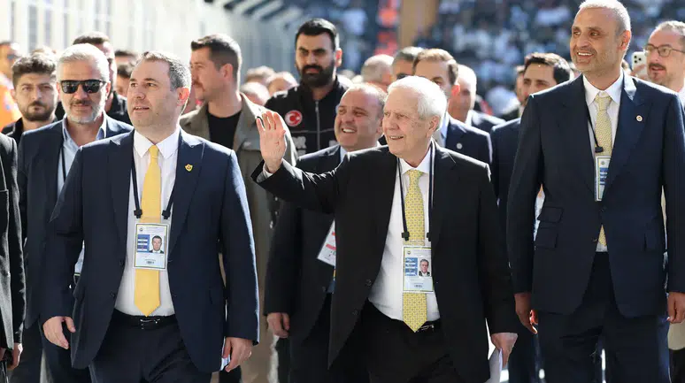 Aziz Yıldırım gözünü karattı