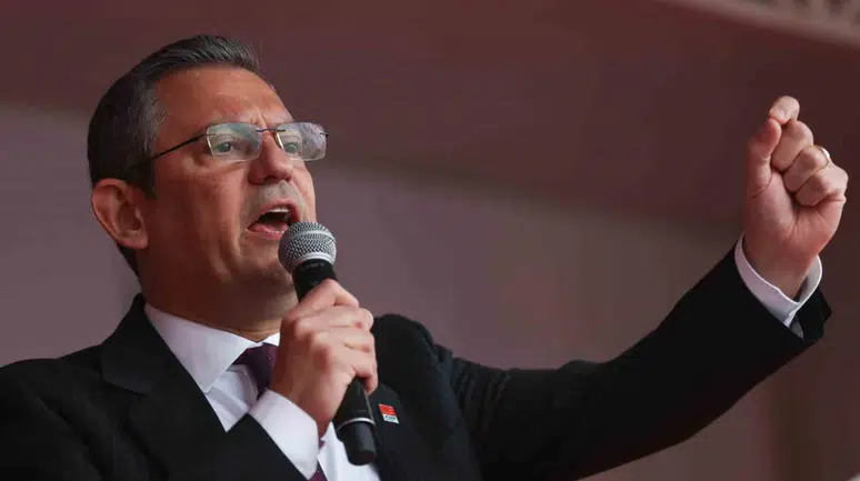 Özgür Özel Yeni Parti için bağış kampanyasını resmen başlattı