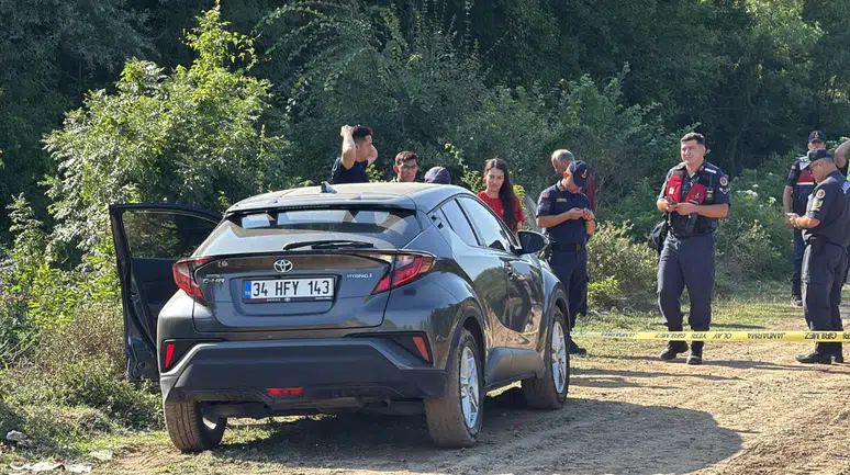Düzce'de şüpheli ölüm : 29 yaşındaki genç otomobilde ölü bulundu