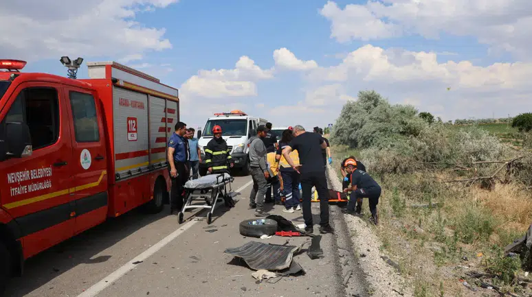 Nevşehir'de 2 otomobil çarpıştı : 4 kişi yaralandı