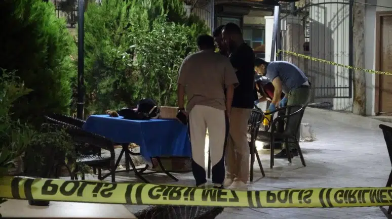 Kilis'te çay bahçesinde dehşet : Tartıştığı eşini silahla vurdu