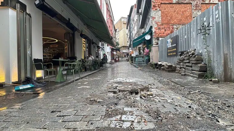 Üsküdar'daki Gastronomi Sokağı sular altında kaldı