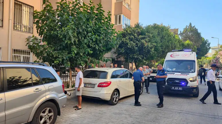 Aydın Kuşadası'da yaşlı adam balkondan düşüp hayatını kaybetti