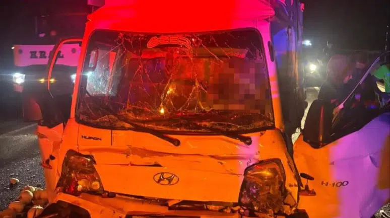 Bilecik'te yolcu otobüsüyle çarpışan kamyonetin sürücüsü hayatını kaybetti