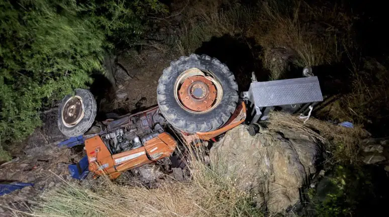 Osmaniye'de devrilen traktörün altında kalan yaşlı çift öldü
