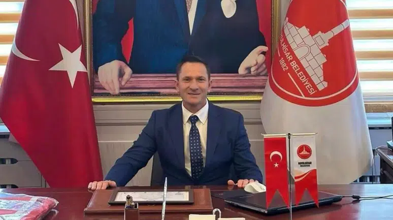 İYİ Partili Koyulhisar Belediye Başkanı partisinden istifa etti