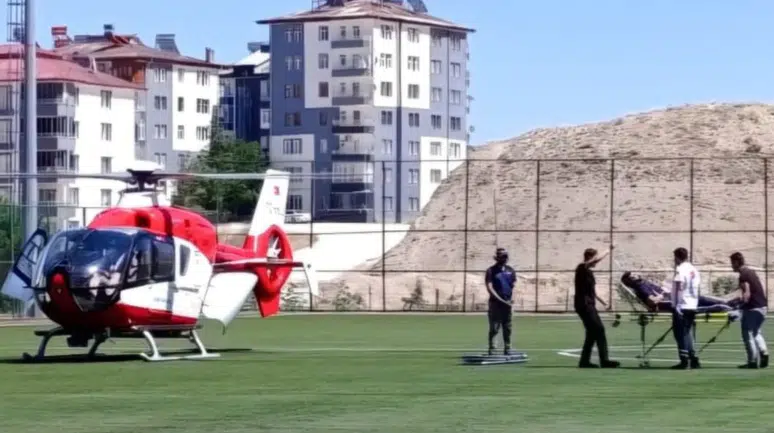 Malatya'da kalp krizi geçiren 45 yaşındaki hasta hava ambulansıyla sevk edildi