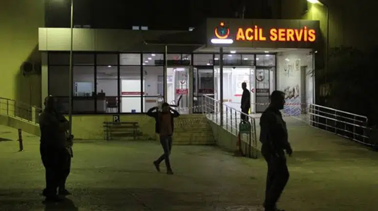 Batman'da 2 otomobil çarpıştı : 3 kişi yaralandı