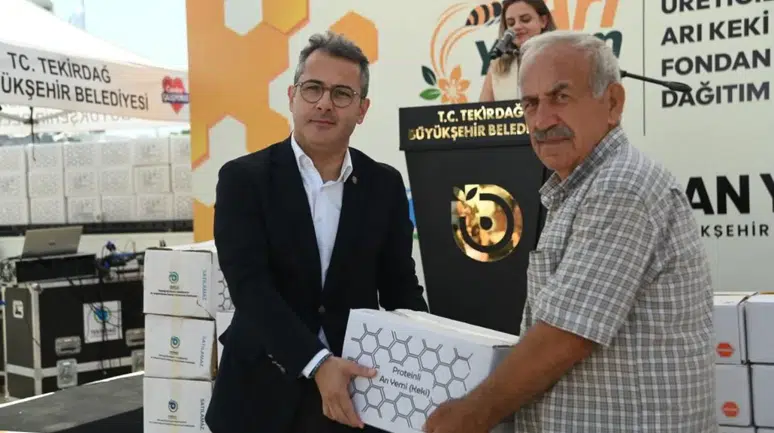 Tekirdağ'da arı yetiştiricelerine destek : 780 üreticiye yem verildi