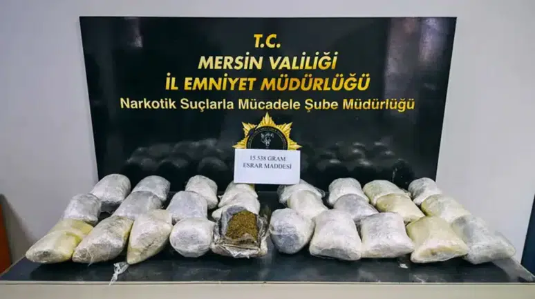 Mersin'de uyuşturucu operasyonu : 15,5 kilo esrar ele geçirildi, 2 kişi tutuklandı