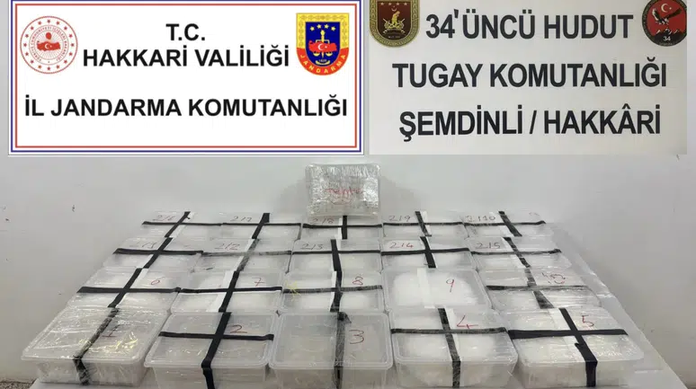 Hakkari’de uyuşturucu operasyonu : 2 çuval içinden 16 kilo metamfetamin ve 2,9 kilo eroin çıktı