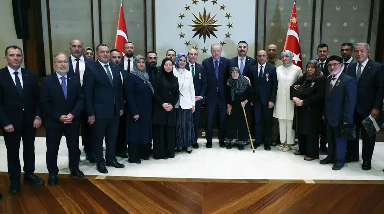 Cumhurbaşkanı Erdoğan, şehit aileleri ve gazilerle bir araya geldi