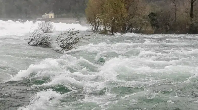 Meteoroloji 2 ilde sel ve su baskını uyarısı verdi